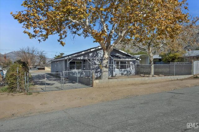2829 Alta Sierra Avenue, Lake Isabella, CA 93240