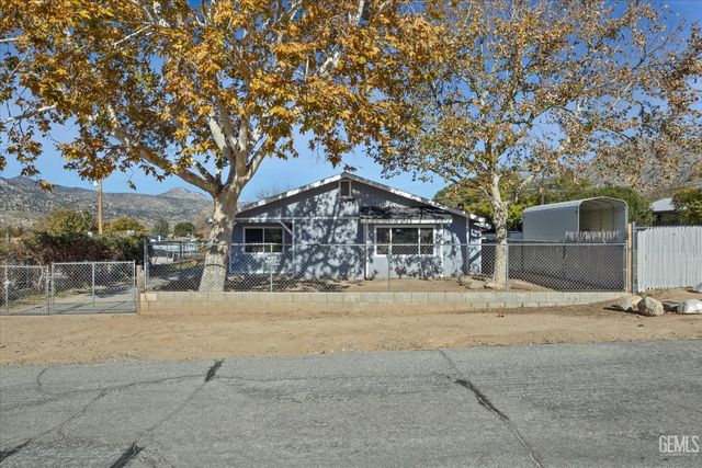 2829 Alta Sierra Avenue, Lake Isabella, CA 93240