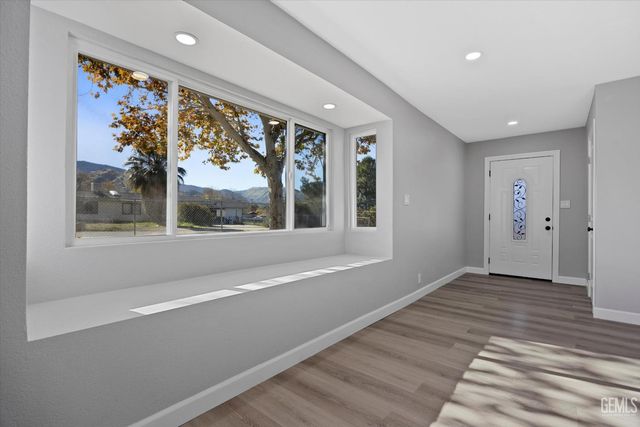 2829 Alta Sierra Avenue, Lake Isabella, CA 93240