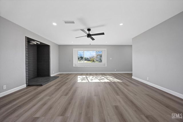 2829 Alta Sierra Avenue, Lake Isabella, CA 93240