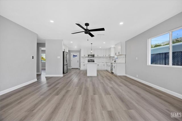 2829 Alta Sierra Avenue, Lake Isabella, CA 93240