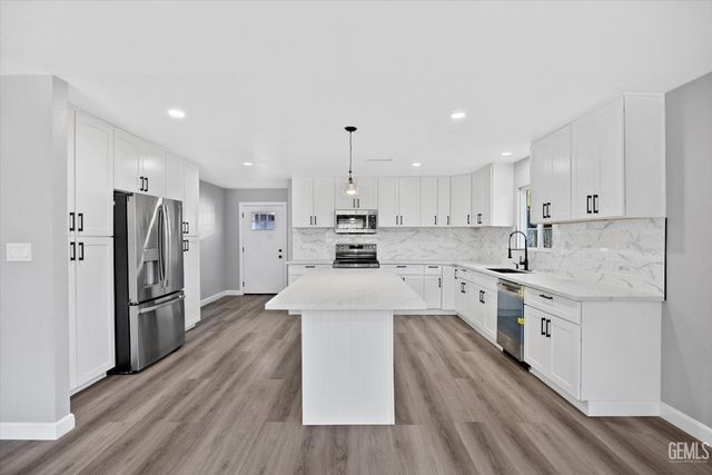 2829 Alta Sierra Avenue, Lake Isabella, CA 93240