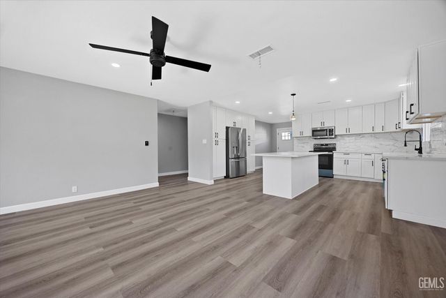 2829 Alta Sierra Avenue, Lake Isabella, CA 93240