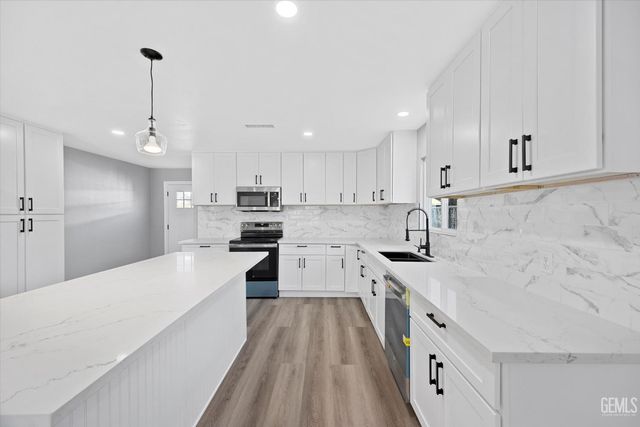 2829 Alta Sierra Avenue, Lake Isabella, CA 93240