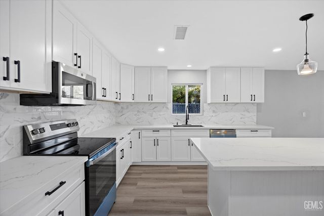 2829 Alta Sierra Avenue, Lake Isabella, CA 93240