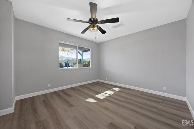 2829 Alta Sierra Avenue, Lake Isabella, CA 93240