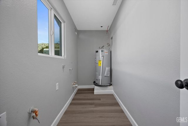 2829 Alta Sierra Avenue, Lake Isabella, CA 93240