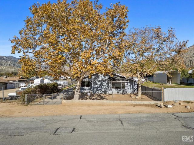 2829 Alta Sierra Avenue, Lake Isabella, CA 93240