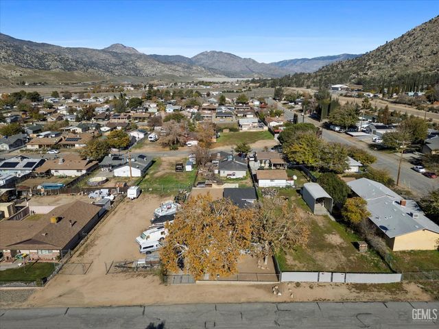 2829 Alta Sierra Avenue, Lake Isabella, CA 93240