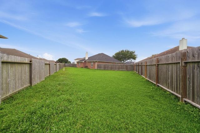 607 29th Avenue N, Texas City, TX 77590