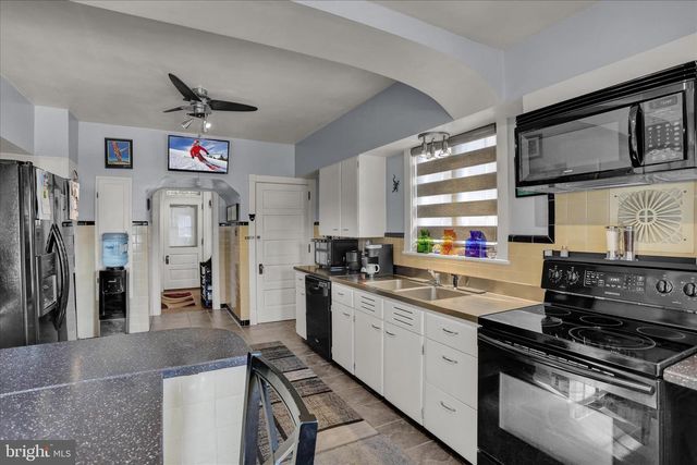 142 W PHILADELPHIA AVE, Boyertown, PA 19512