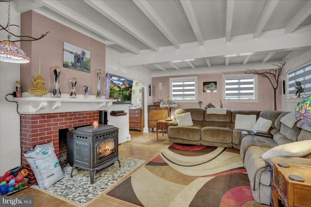 142 W PHILADELPHIA AVE, Boyertown, PA 19512