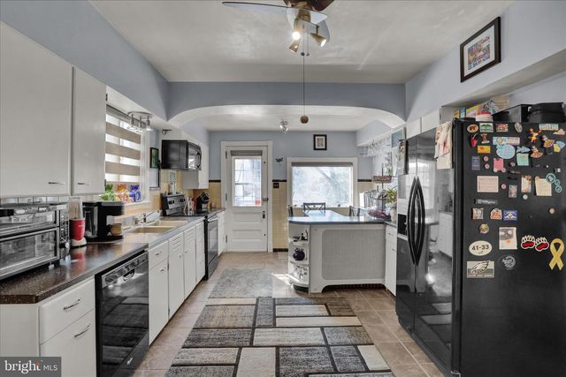 142 W PHILADELPHIA AVE, Boyertown, PA 19512