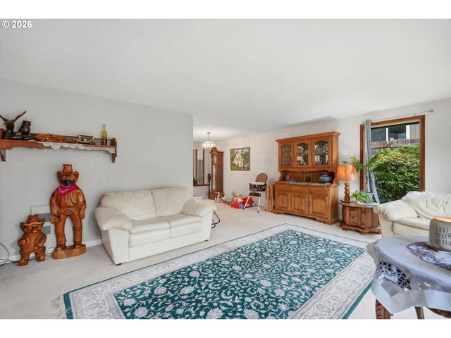 36305 YOCUM Loop, Sandy, OR 97055