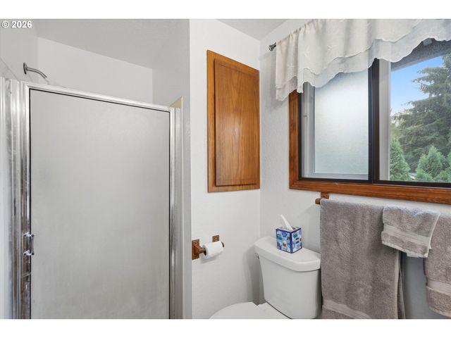 36305 YOCUM Loop, Sandy, OR 97055