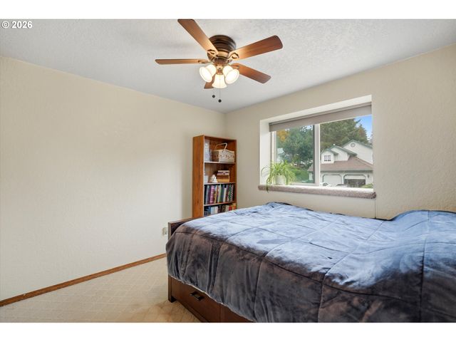 36305 YOCUM Loop, Sandy, OR 97055