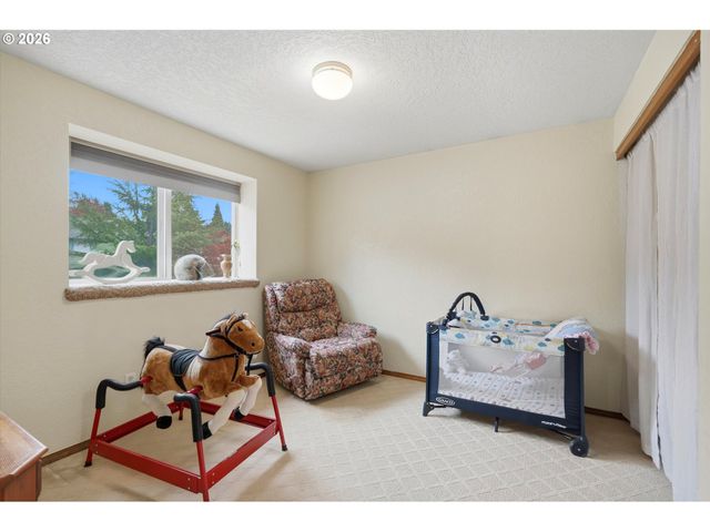 36305 YOCUM Loop, Sandy, OR 97055
