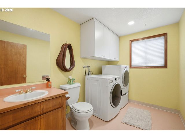 36305 YOCUM Loop, Sandy, OR 97055