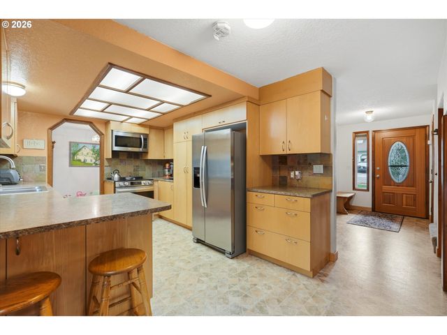 36305 YOCUM Loop, Sandy, OR 97055