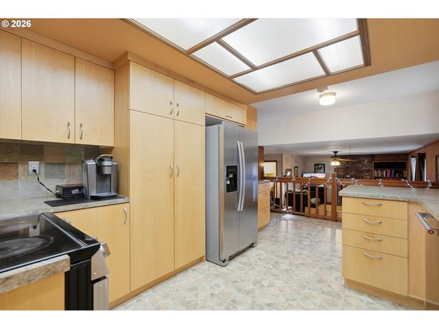 36305 YOCUM Loop, Sandy, OR 97055