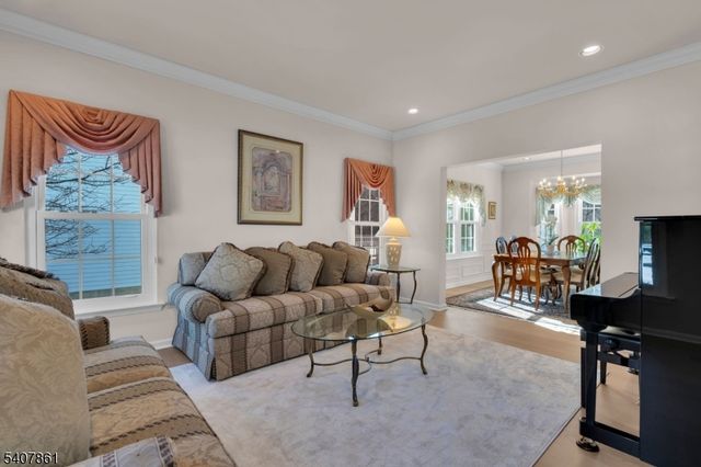 17 Craft Farm Dr, Bridgewater Twp., NJ 08807