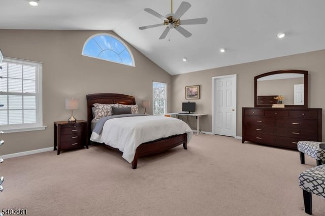 17 Craft Farm Dr, Bridgewater Twp., NJ 08807