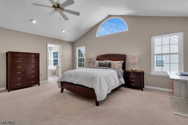 17 Craft Farm Dr, Bridgewater Twp., NJ 08807