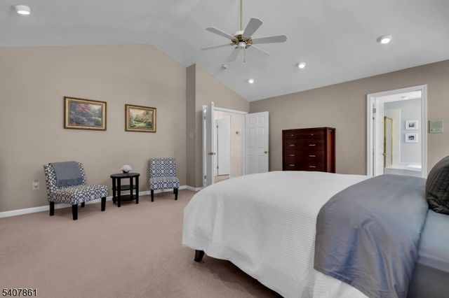 17 Craft Farm Dr, Bridgewater Twp., NJ 08807