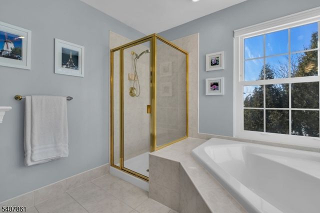 17 Craft Farm Dr, Bridgewater Twp., NJ 08807