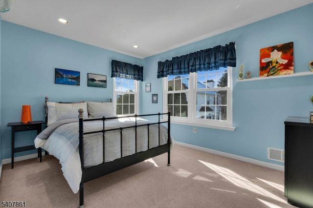 17 Craft Farm Dr, Bridgewater Twp., NJ 08807