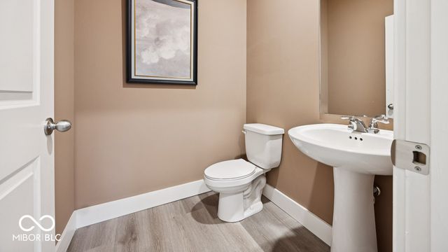 5860 Crotal Avenue, Greenwood, IN 46143