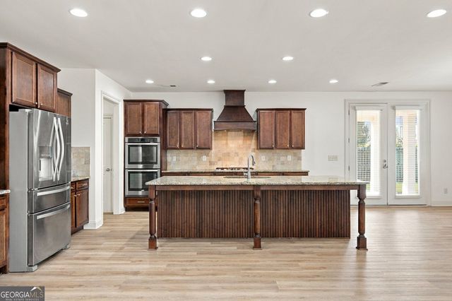 1083 Garner Creek Drive SW, Lilburn, GA 30047