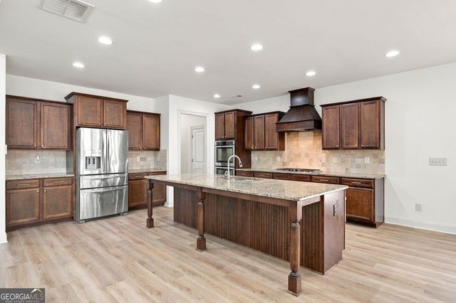 1083 Garner Creek Drive SW, Lilburn, GA 30047