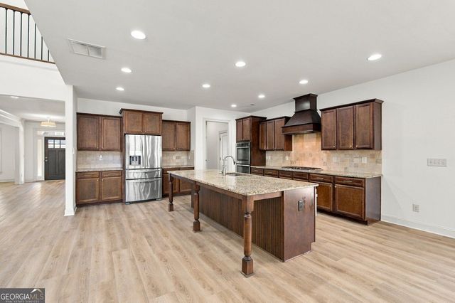1083 Garner Creek Drive SW, Lilburn, GA 30047