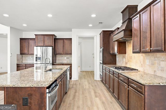 1083 Garner Creek Drive SW, Lilburn, GA 30047