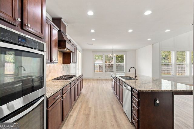 1083 Garner Creek Drive SW, Lilburn, GA 30047
