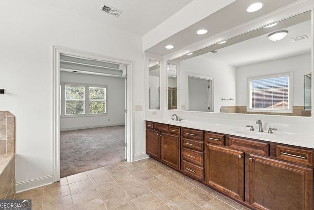 1083 Garner Creek Drive SW, Lilburn, GA 30047
