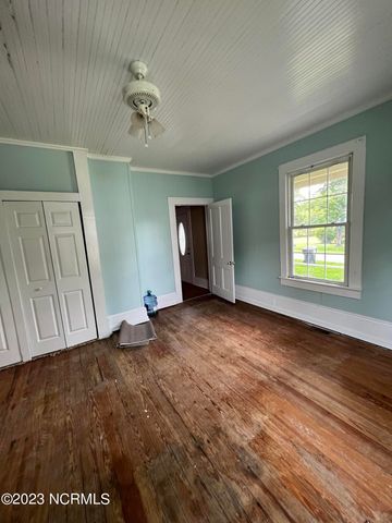 610 Jenkins Avenue, Maysville, NC 28555