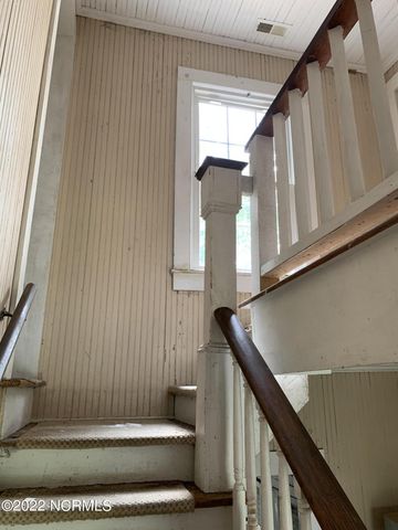 610 Jenkins Avenue, Maysville, NC 28555