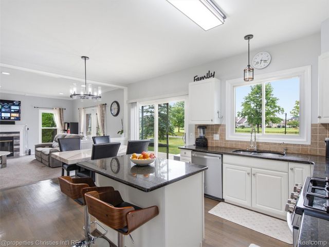 45478 Muirfield Drive, Canton Charter Township, MI 48188
