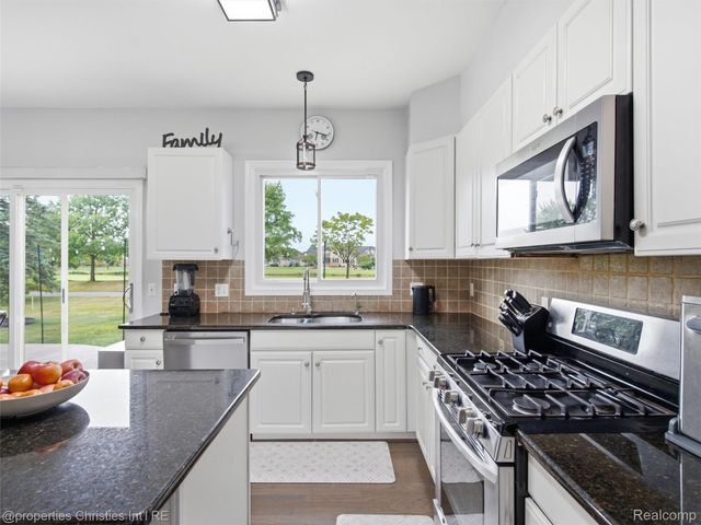 45478 Muirfield Drive, Canton Charter Township, MI 48188