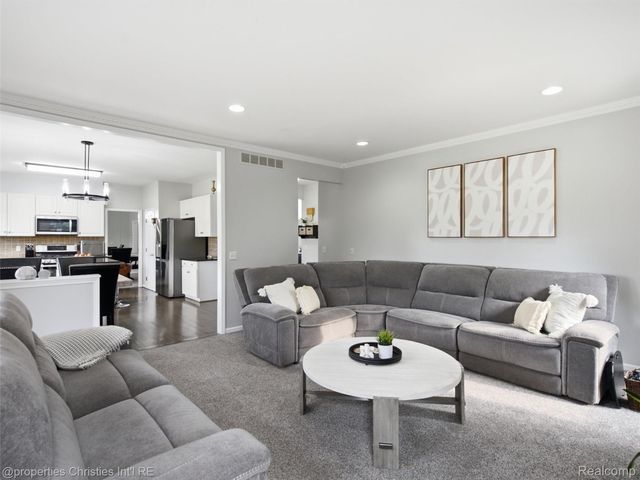 45478 Muirfield Drive, Canton Charter Township, MI 48188