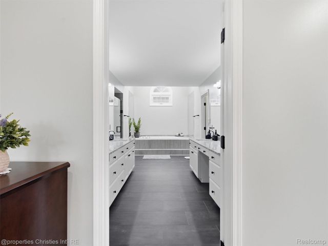 45478 Muirfield Drive, Canton Charter Township, MI 48188