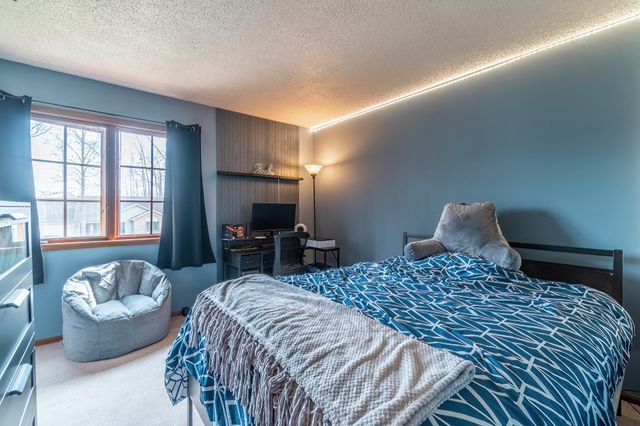 7217 Wood Meadows Lane, Fort Wayne, IN 46835