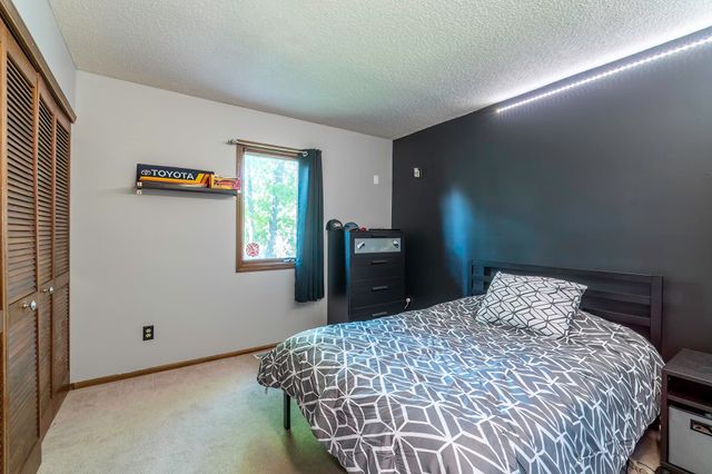 7217 Wood Meadows Lane, Fort Wayne, IN 46835