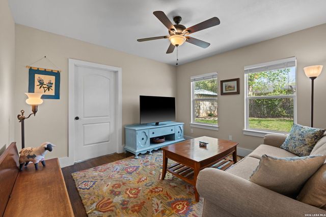 848 Washington St, Kerrville, TX 78028