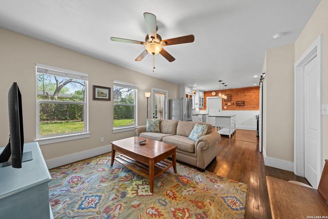 848 Washington St, Kerrville, TX 78028