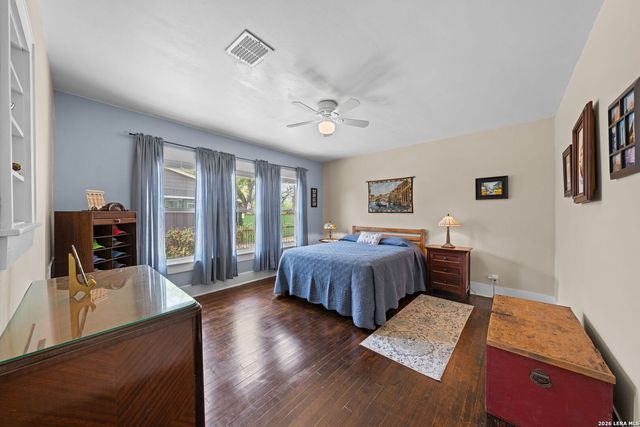 848 Washington St, Kerrville, TX 78028