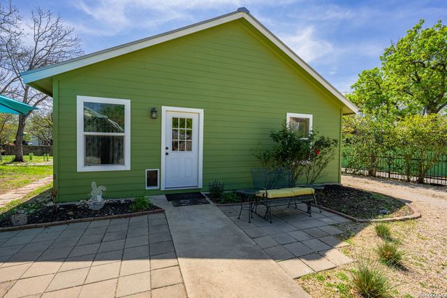 848 Washington St, Kerrville, TX 78028