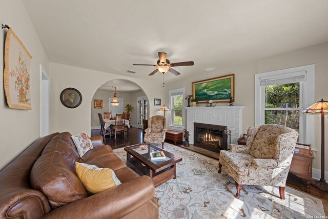 848 Washington St, Kerrville, TX 78028